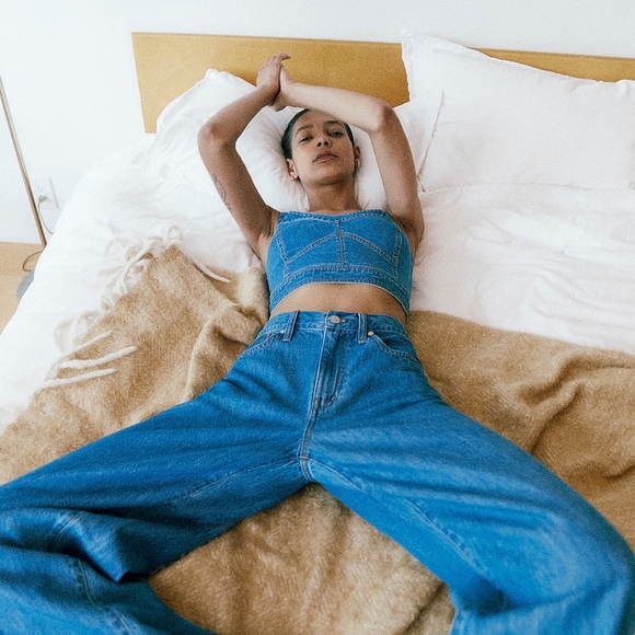 Madewell Cotton-Hemp Denim Supercrop Tank Top in Gabler Wash - Picture 14 of 15